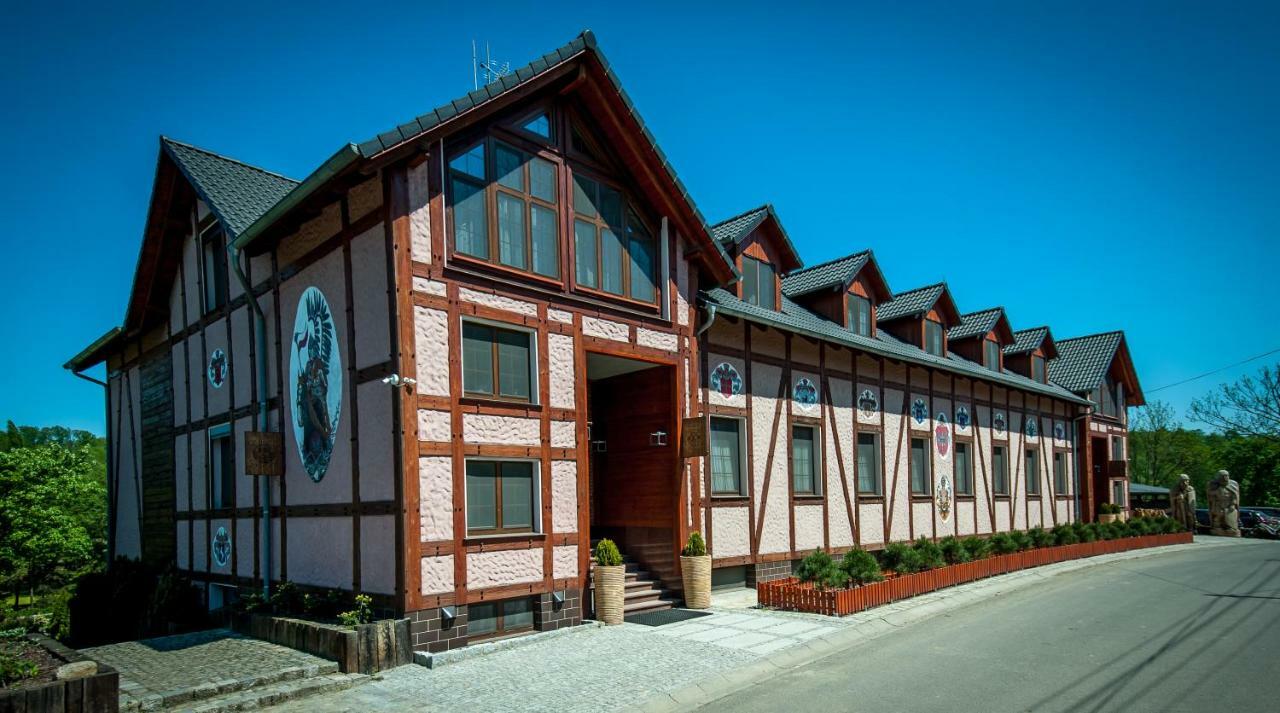 Akademia Kuraszków Kuraszkow (Lower Silesia) Exterior foto