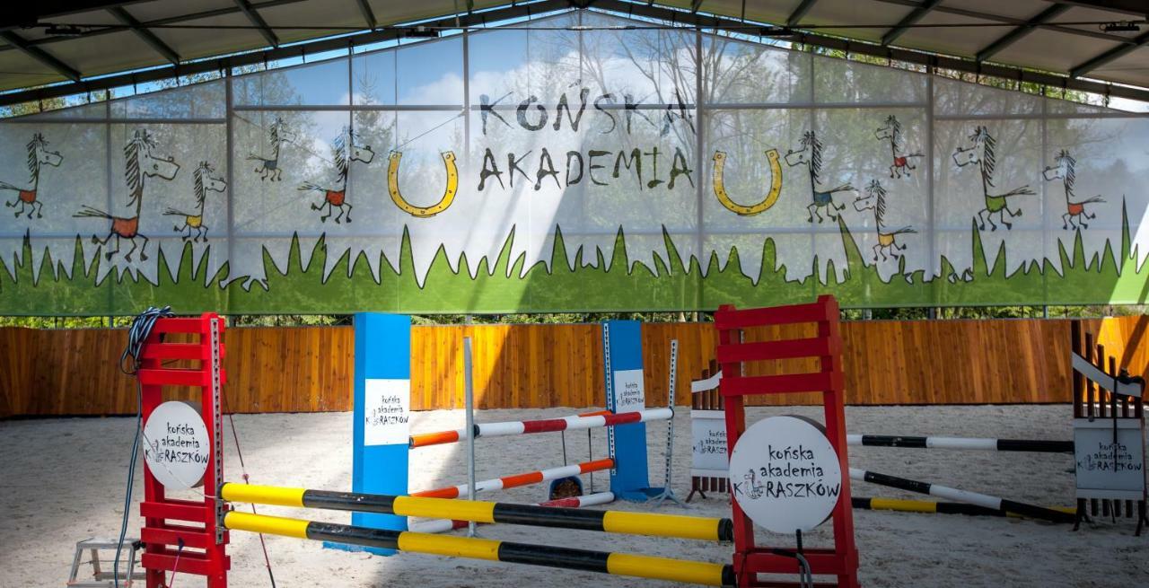 Akademia Kuraszków Kuraszkow (Lower Silesia) Exterior foto